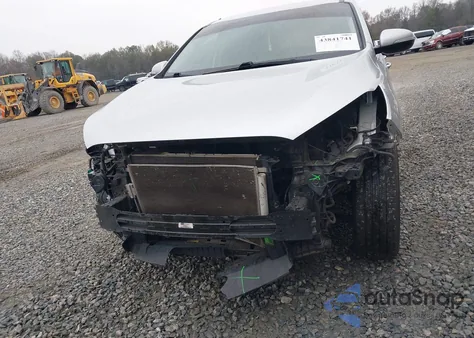 2019 Kia Sorento 2.4L L z USA, uszkodzony, nr VIN 5XYPG4A33KG594395